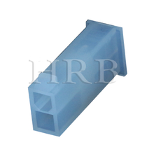 4.2 Šroub Dual Row Plug Housing Special